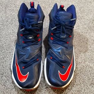 Lebron James XIII mens size 11.5